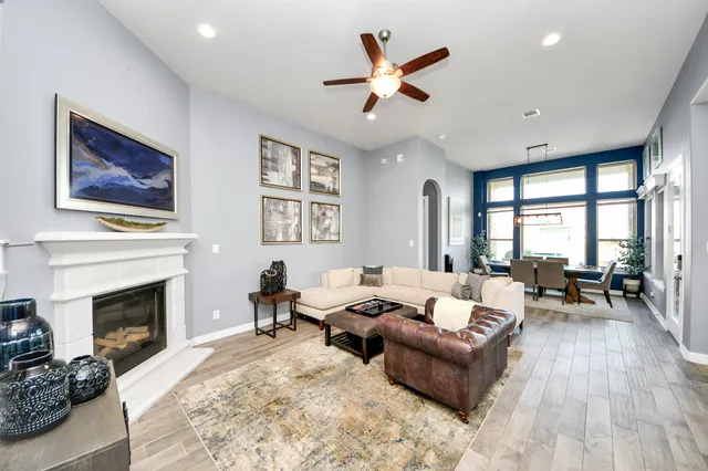 $549,000 | 29630 Kynndal Shore Drive, Spring, TX 77386