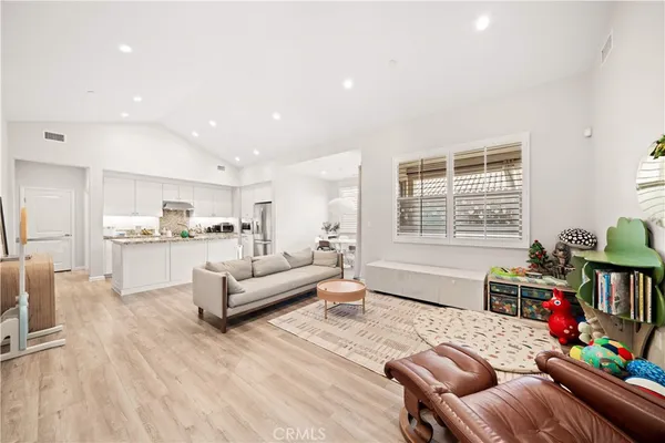 $1,128,000 | 134 Canvas, Irvine, CA 92620