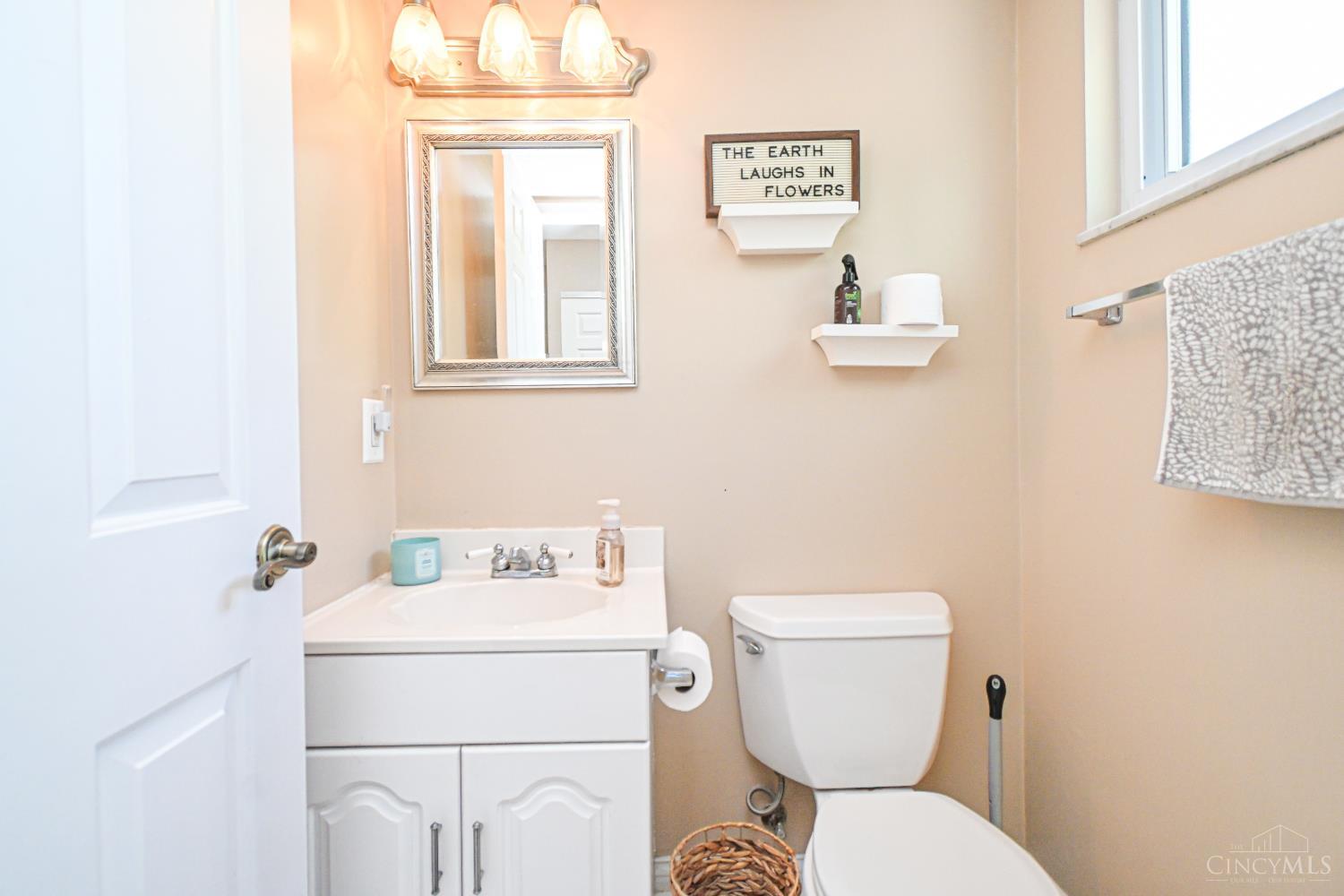 5820 Timely Terrace Cincinnati, OH 45233 - Photo 10 of 26
