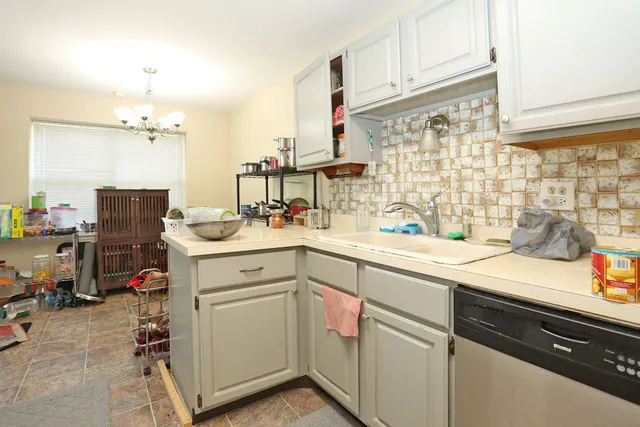 $2,350 | 2800 Northampton Drive, Unit A1, Rolling Meadows, IL 60008