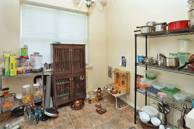 $2,350 | 2800 Northampton Drive, Unit A1, Rolling Meadows, IL 60008