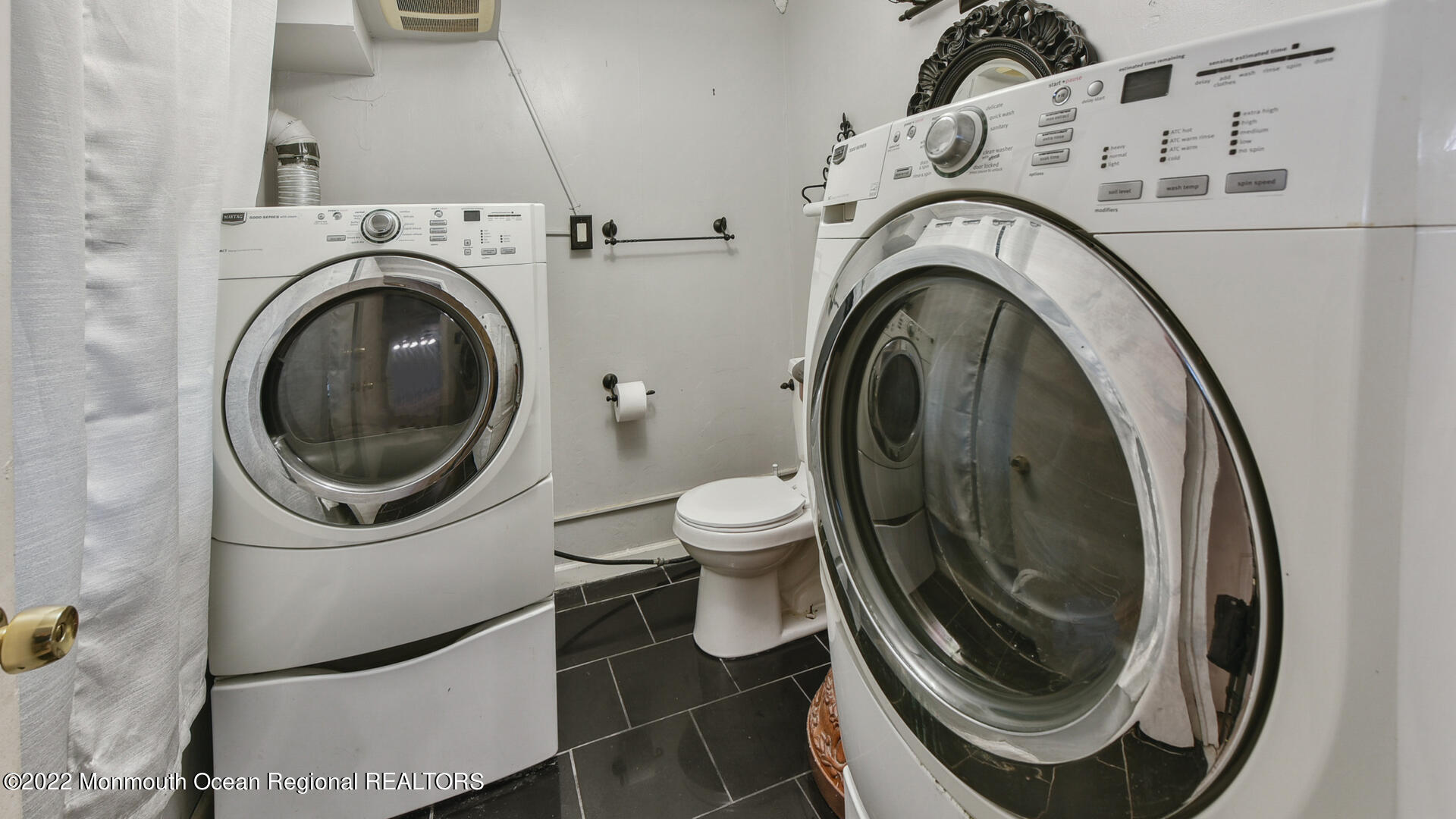 524 Lloyd Road Matawan, NJ 07747 - Photo 17 of 25 a utility room with sink dryer and washer