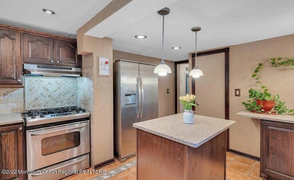 524 Lloyd Road Matawan, NJ 07747 - Photo 7 of 25 Screenshot 2022-12-04 105351