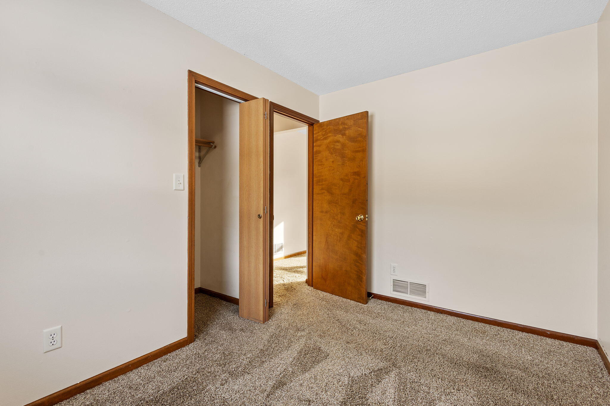6850 West 1000 North Demotte, IN 46310 - Photo 11 of 13 2048x1365