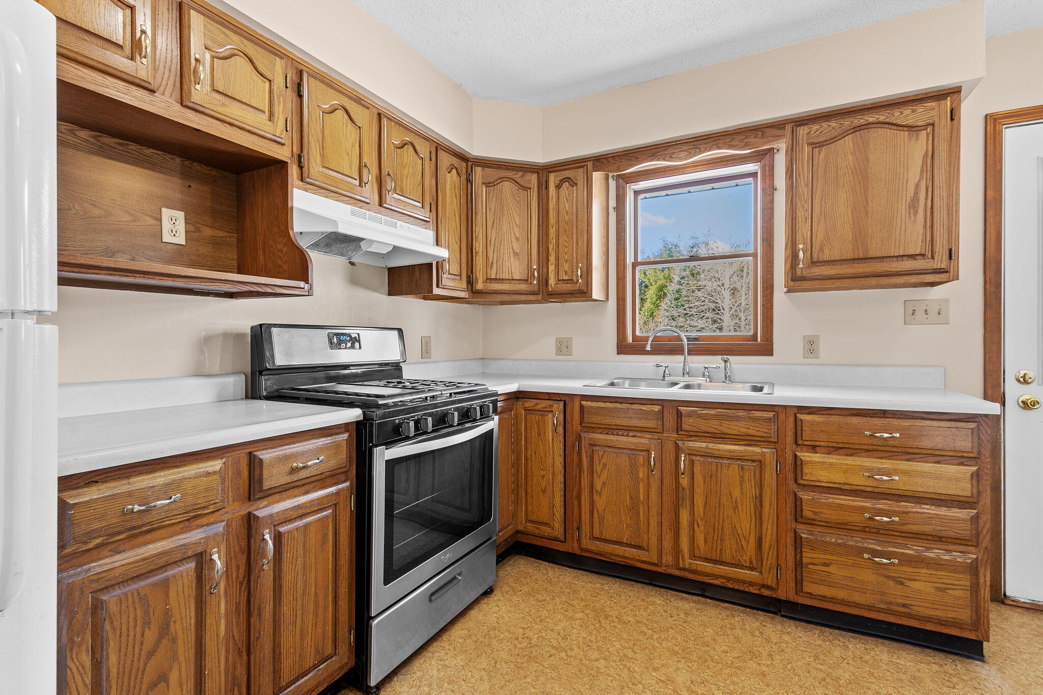 6850 West 1000 North Demotte, IN 46310 - Photo 5 of 13 2048x1365