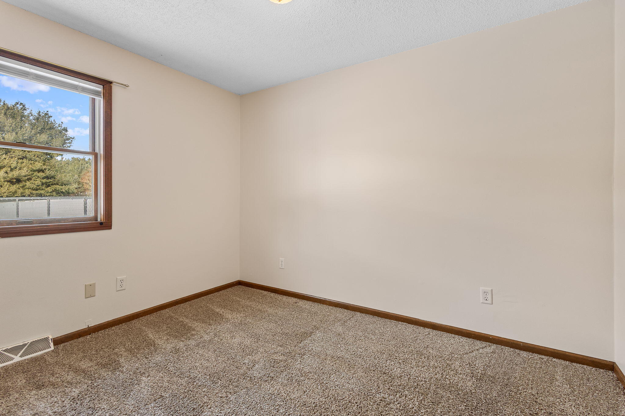 6850 West 1000 North Demotte, IN 46310 - Photo 8 of 13 2048x1365