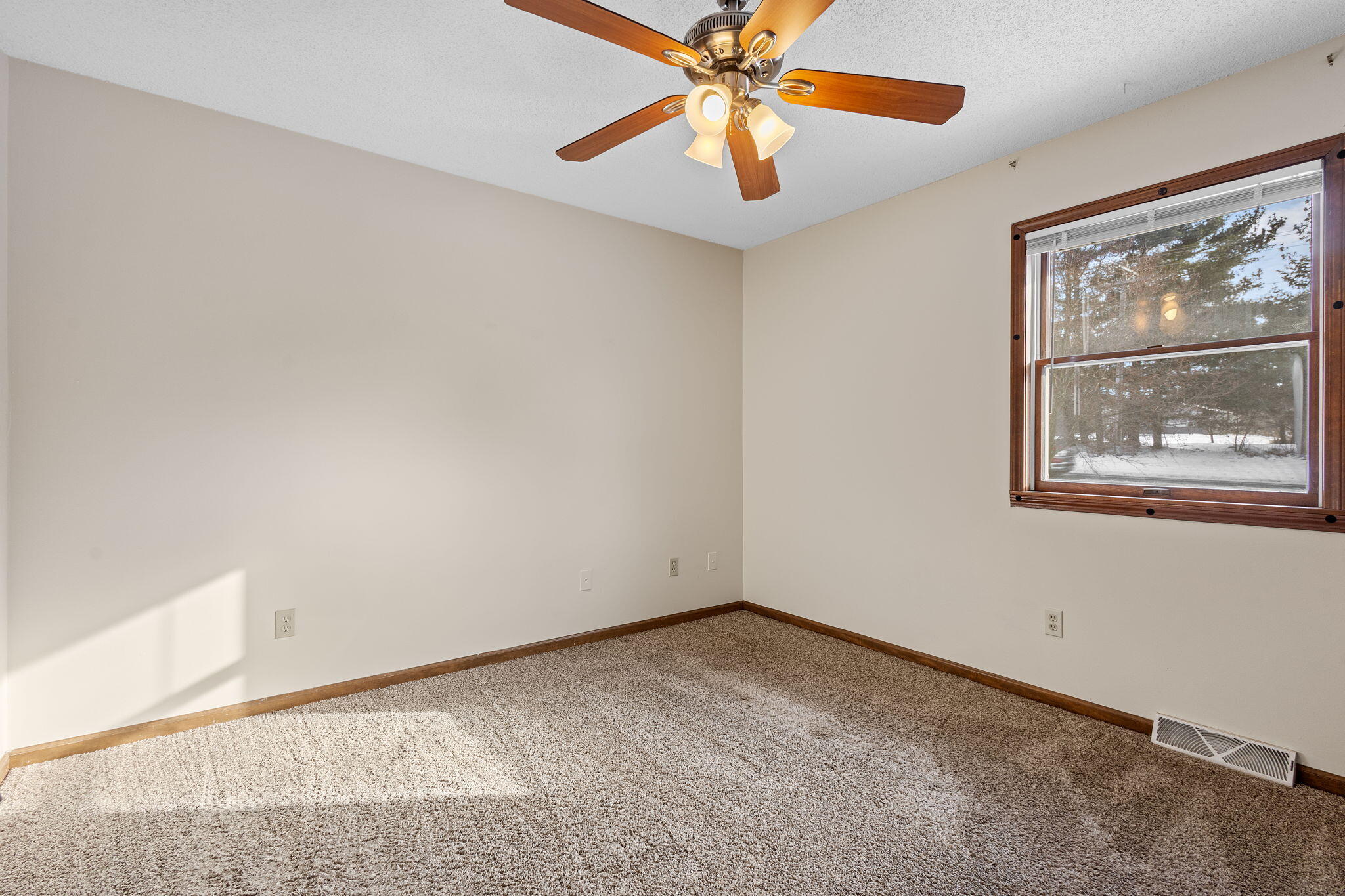6850 West 1000 North Demotte, IN 46310 - Photo 9 of 13 2048x1365
