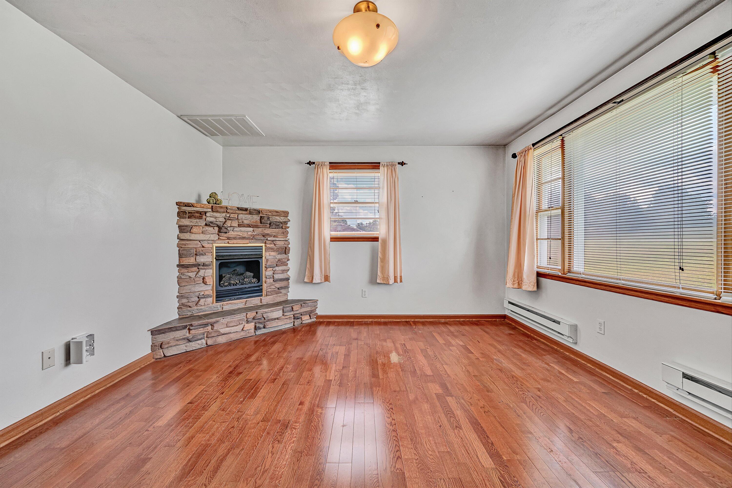 3110 Eton Road Hardy, VA 24101 - Photo 5 of 31 05-VM-04665