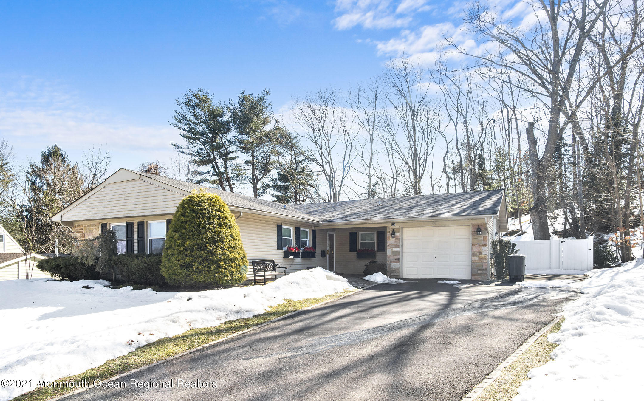 36 Innerhill Lane Aberdeen, NJ 07747 - Photo 2 of 17 _RMJ6461 front
