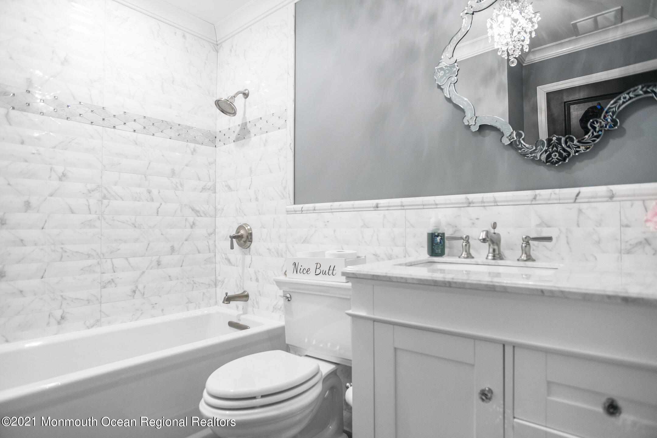 36 Innerhill Lane Aberdeen, NJ 07747 - Photo 14 of 17 _RMJ6418 2nd bathroom