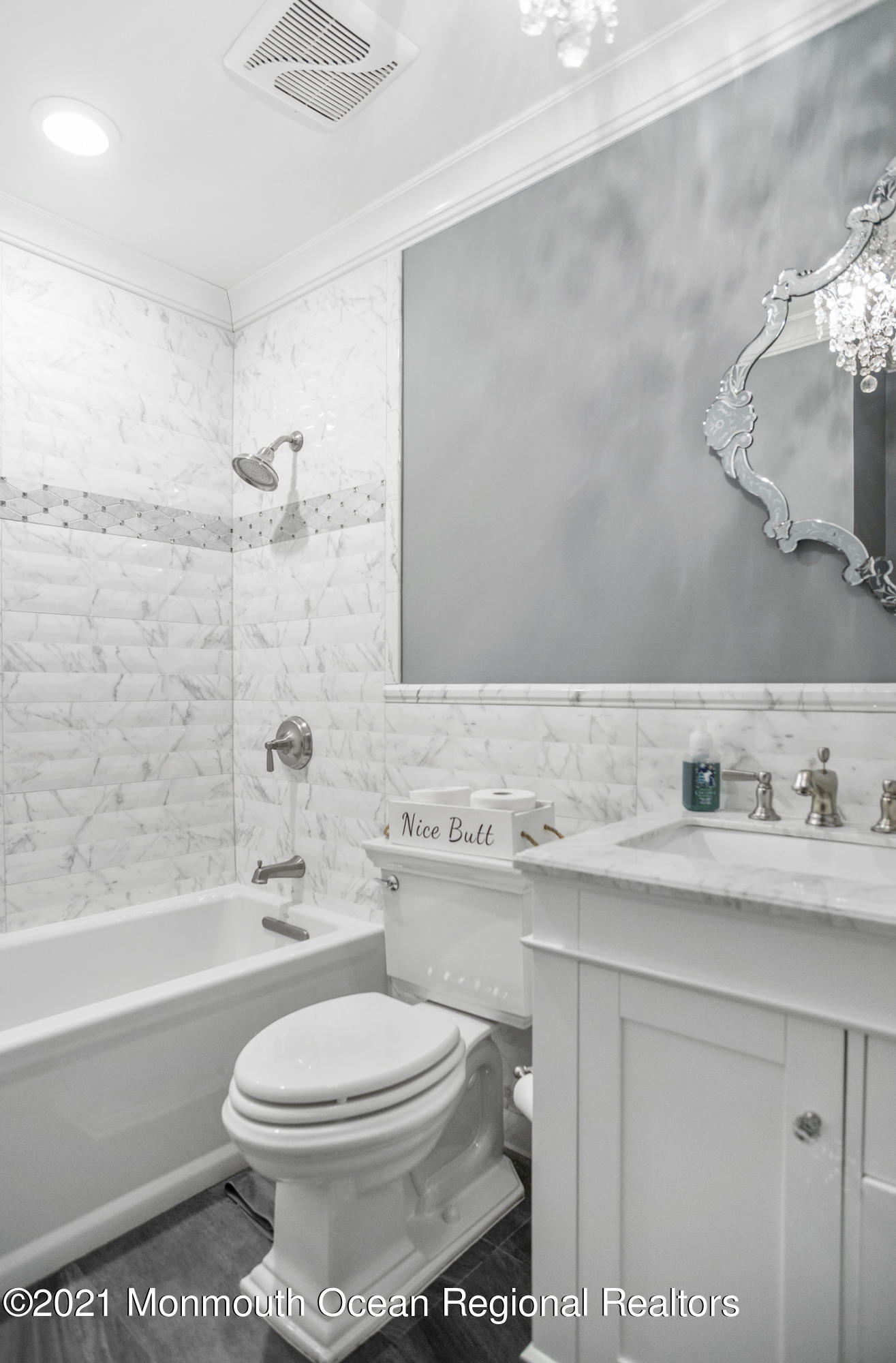 36 Innerhill Lane Aberdeen, NJ 07747 - Photo 15 of 17 _RMJ6419 2nd bathroom