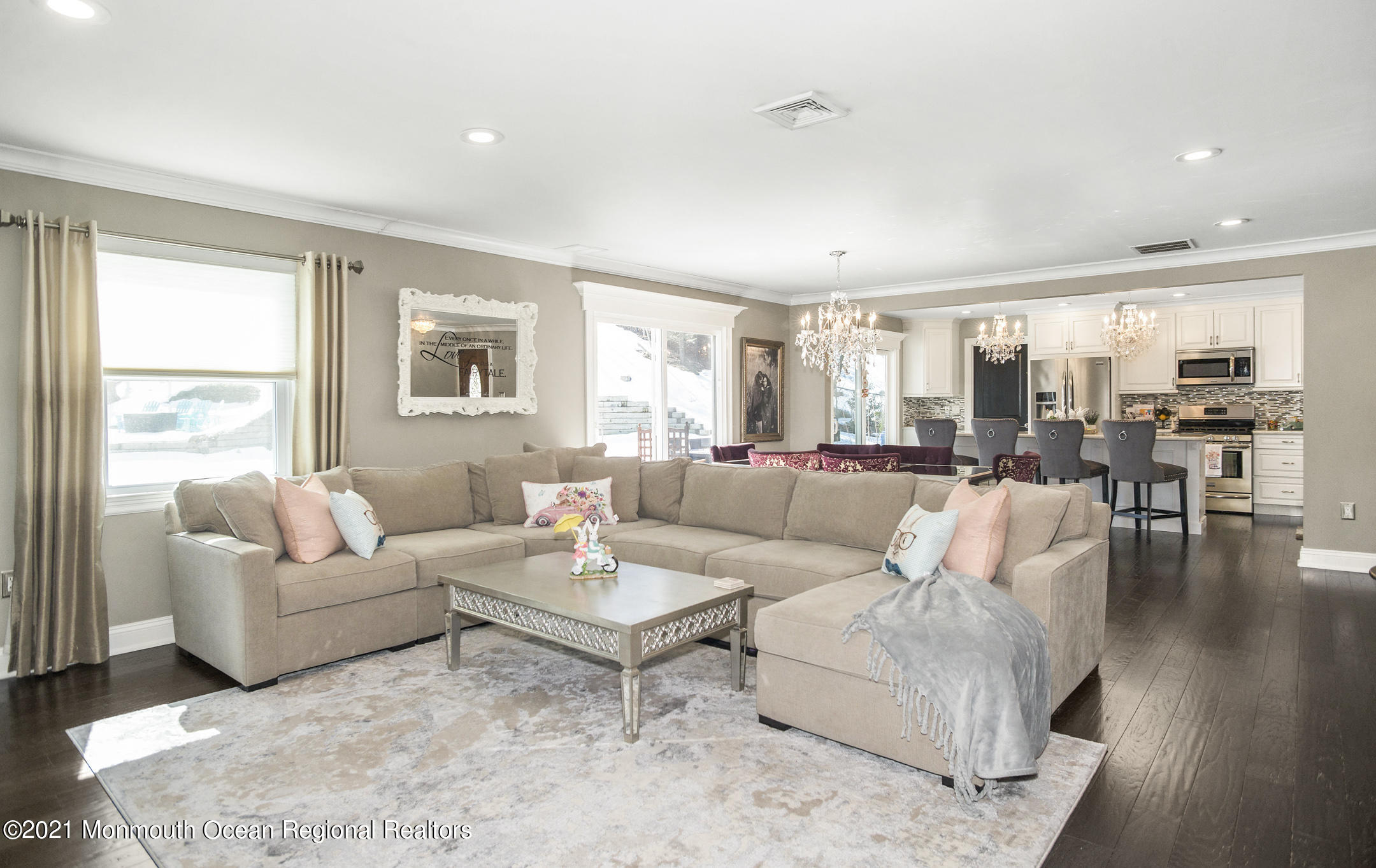 36 Innerhill Lane Aberdeen, NJ 07747 - Photo 5 of 17 _RMJ6442 living room
