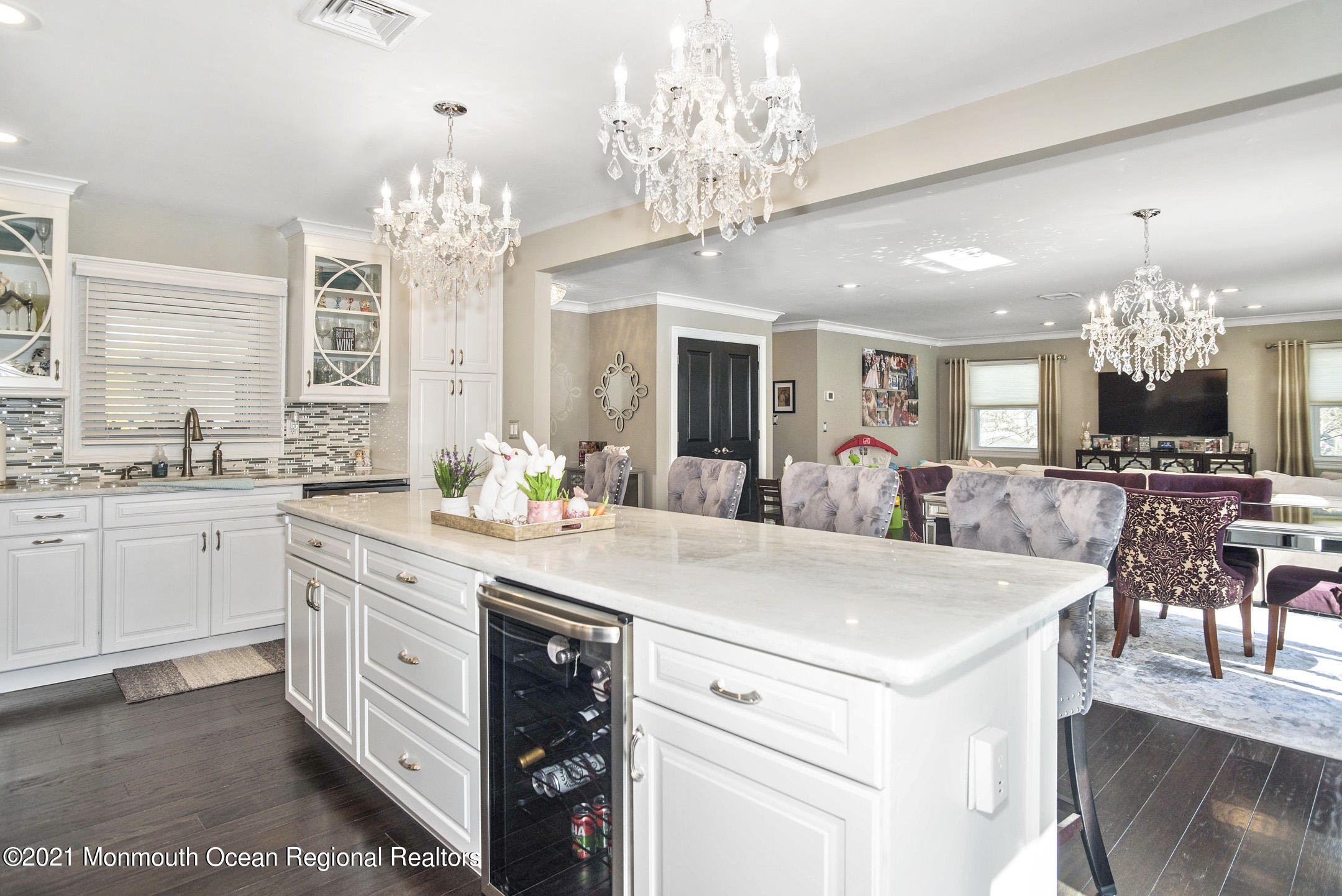 36 Innerhill Lane Aberdeen, NJ 07747 - Photo 9 of 17 _RMJ6449 kitchen
