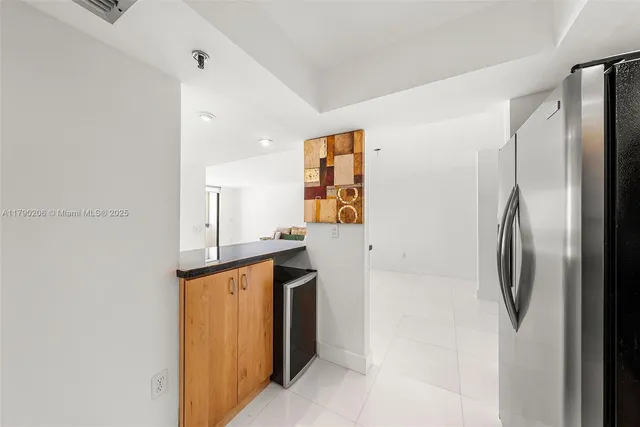 $621,000 | 1775 Washington Avenue, Unit 11C, Miami Beach, FL 33139