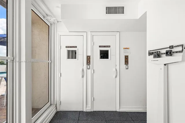 $621,000 | 1775 Washington Avenue, Unit 11C, Miami Beach, FL 33139