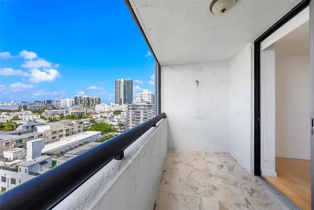 $621,000 | 1775 Washington Avenue, Unit 11C, Miami Beach, FL 33139