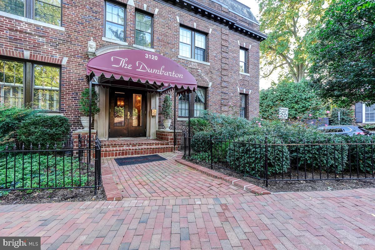 3120 R Street Northwest, Unit 109 Washington, DC 20007 - Photo 3 of 33 Gallery Image 3