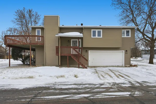$250,000 | 22 Fremont Drive South, Fargo, ND 58103