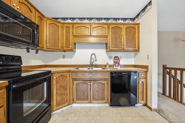 $245,000 | 22 Fremont Drive South, Fargo, ND 58103