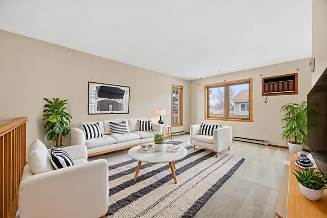 $245,000 | 22 Fremont Drive South, Fargo, ND 58103