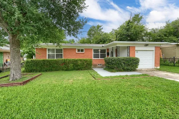 $1,975 | 10628 Benbrook Drive, Dallas, TX 75228