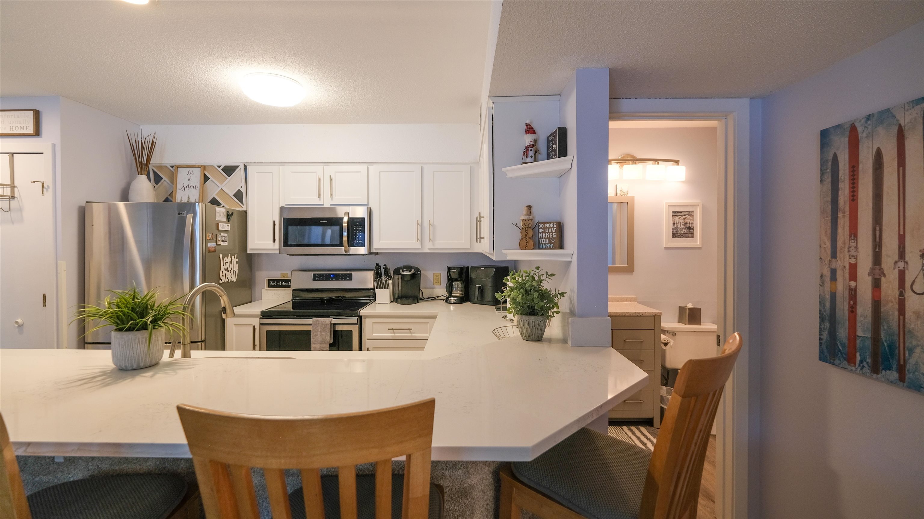318 Mountain Road, Unit A302 Ludlow, VT 05149 - Photo 13 of 39