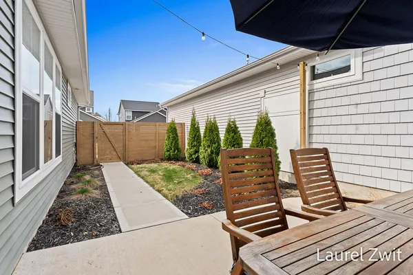 $718,000 | 406 West Leland Drive, Whitehall, MI 49461