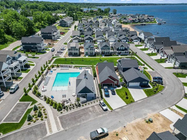 $718,000 | 406 West Leland Drive, Whitehall, MI 49461