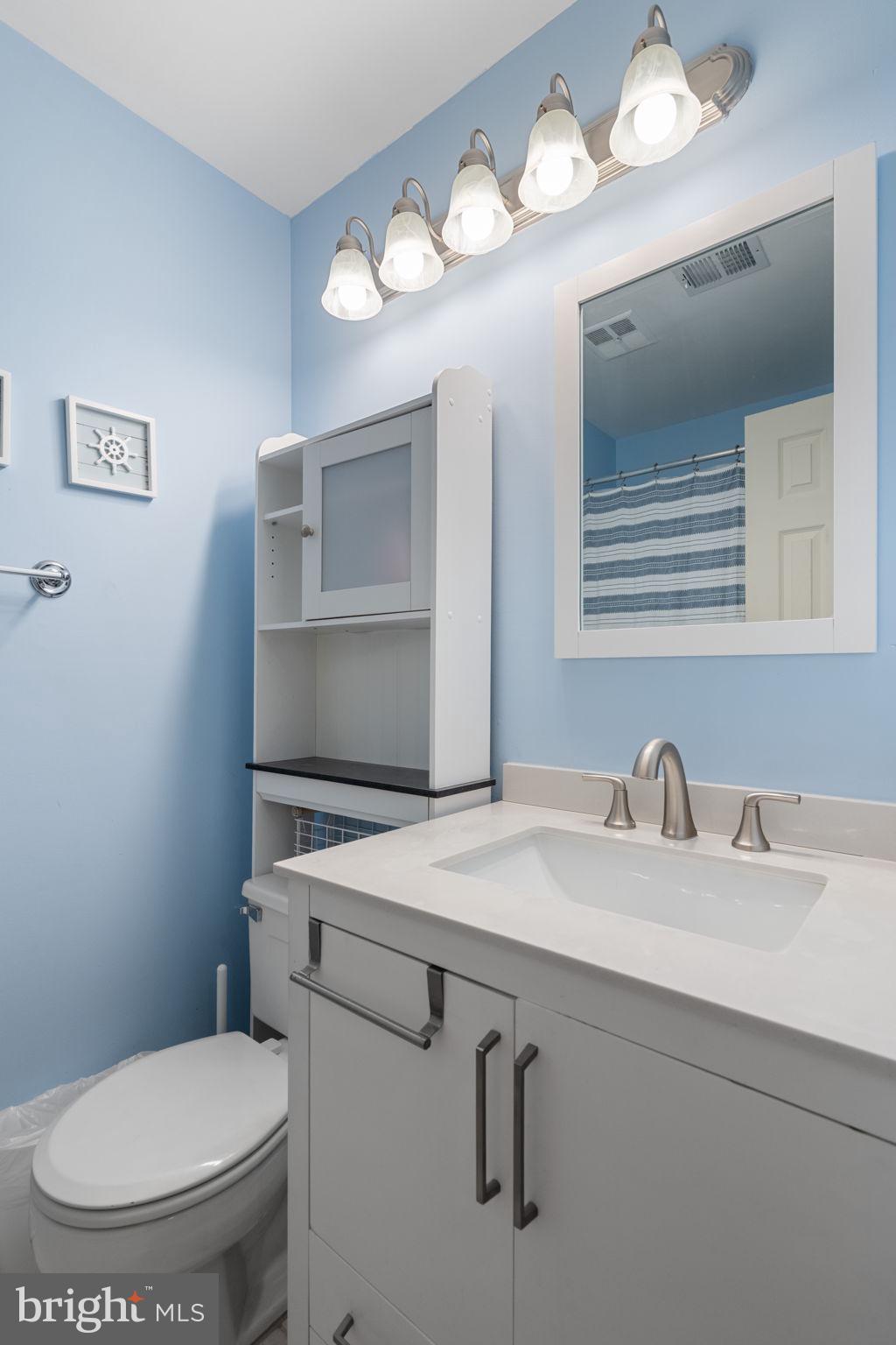 7932 Pebble Brook Court Springfield, VA 22153 - Photo 20 of 33 Updated full bath bedroom level.
