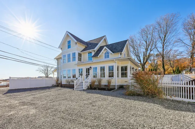 $1,650,000 | 201 Water Street, Guilford, CT 06437