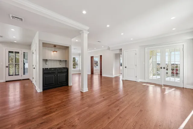 $1,650,000 | 201 Water Street, Guilford, CT 06437