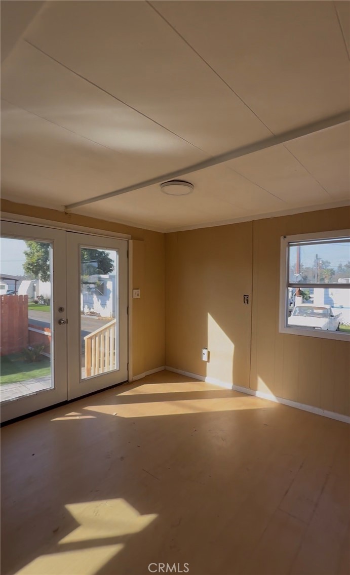 1011 West La Cadena Drive, Unit 30 Riverside, CA 92501 - Photo 6 of 7 Living room
