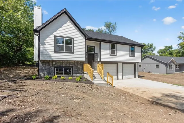 $365,000 | 15600 Kay Avenue, Belton, MO 64012