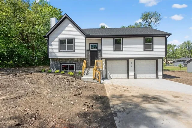 $365,000 | 15600 Kay Avenue, Belton, MO 64012