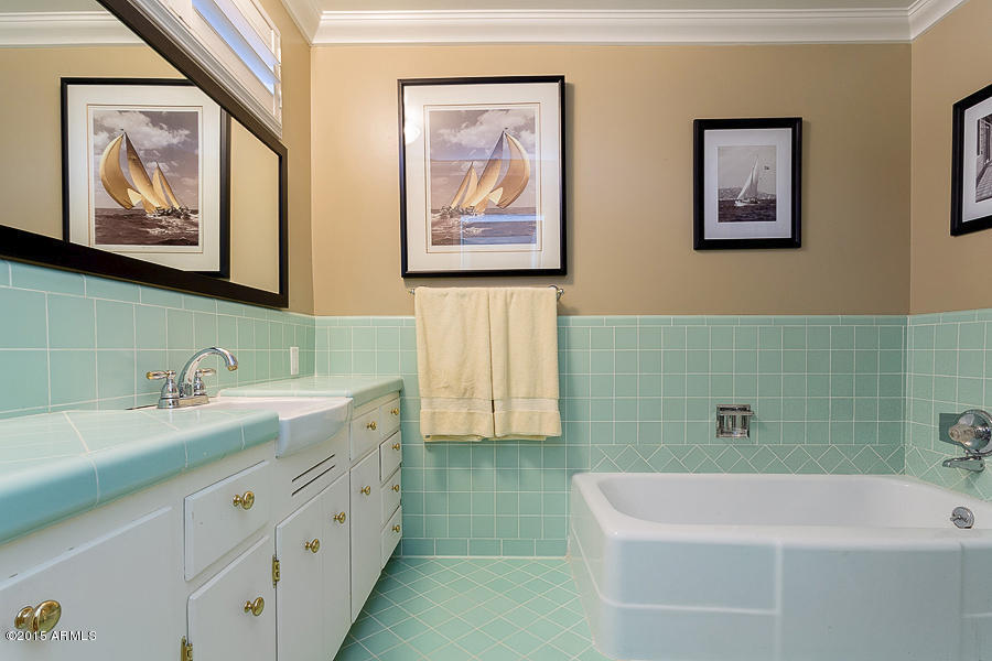 150 East Coronado Road, Unit 46 Phoenix, AZ 85004 - Photo 16 of 17 Master Bath