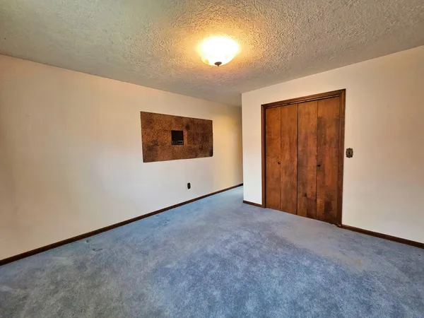 $429,000 | 1022 Grouse Lane, Louisville, IL 62858