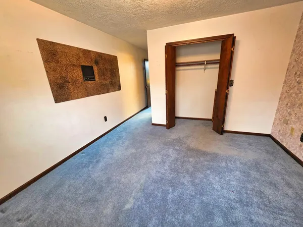 $429,000 | 1022 Grouse Lane, Louisville, IL 62858