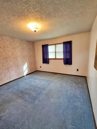 $429,000 | 1022 Grouse Lane, Louisville, IL 62858