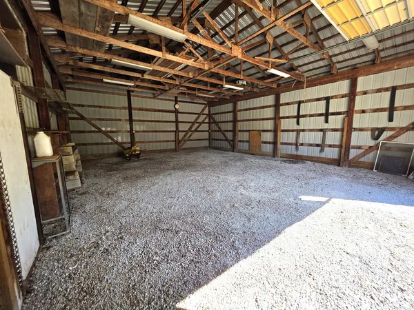 $429,000 | 1022 Grouse Lane, Louisville, IL 62858