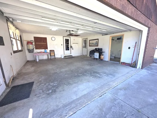 $429,000 | 1022 Grouse Lane, Louisville, IL 62858
