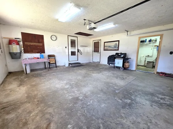 $429,000 | 1022 Grouse Lane, Louisville, IL 62858