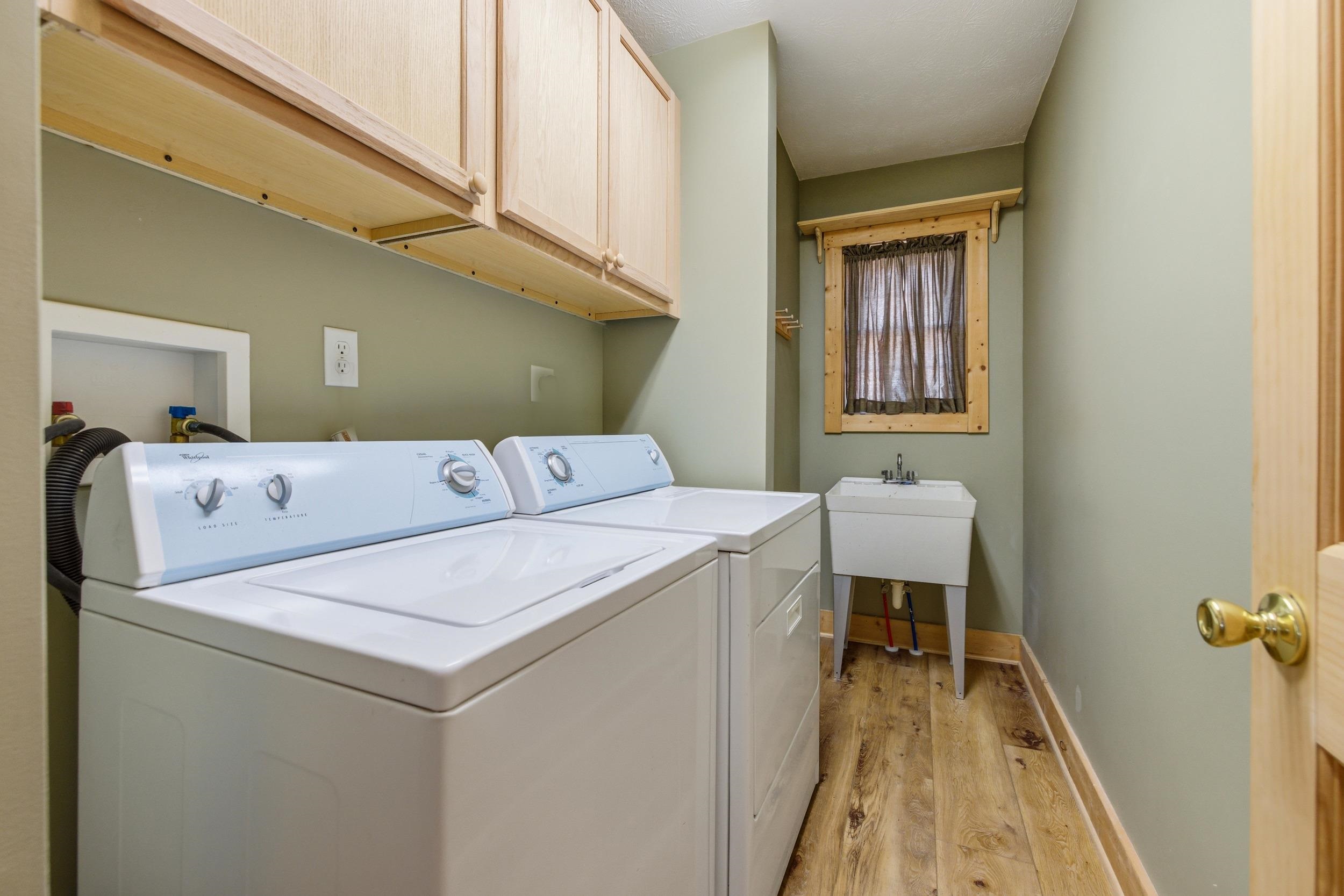 86 Maple Avenue Mount Jackson, VA 22842 - Photo 24 of 49 a utility room with dryer and washer