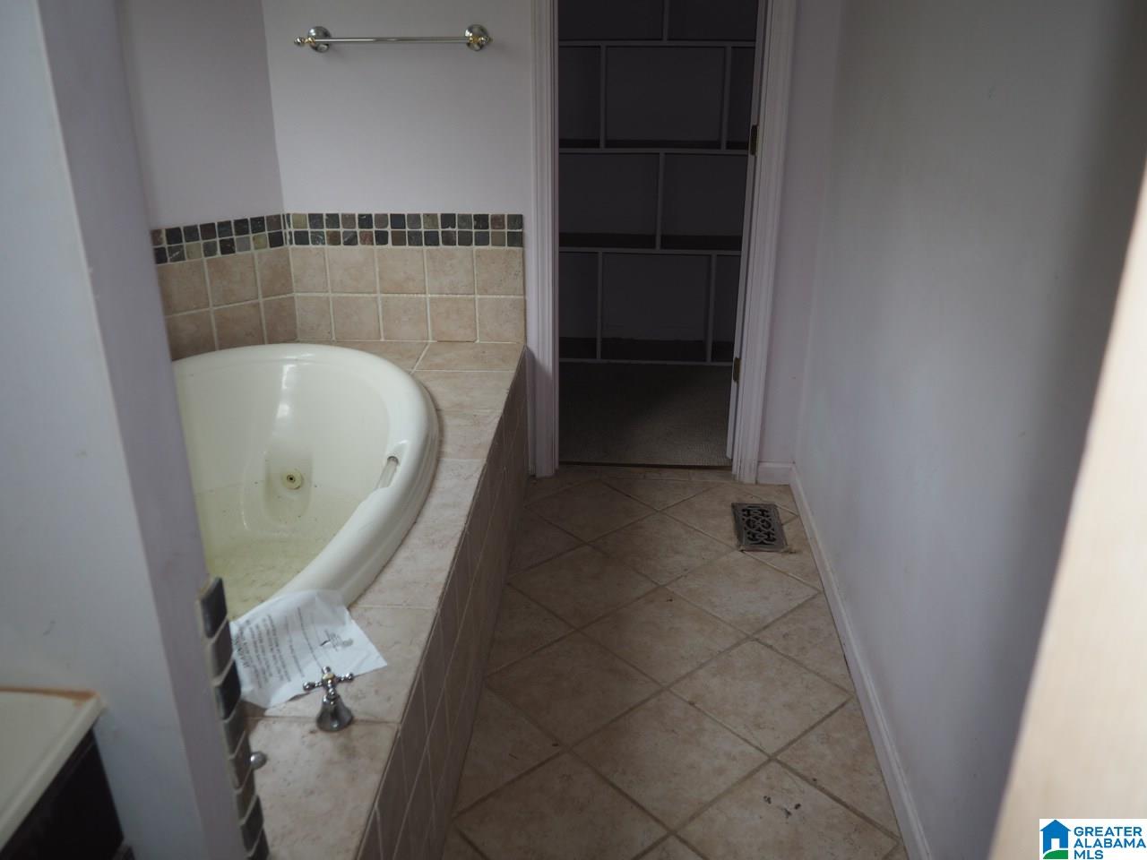 4690 Elfreth Johnson Road Birmingham, AL 35215 - Photo 5 of 10