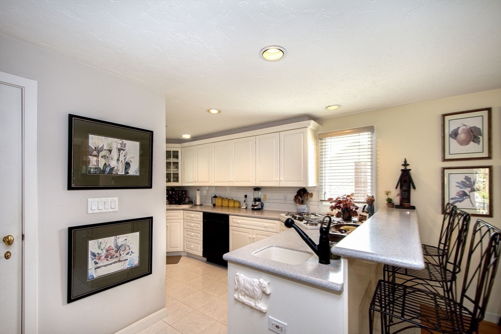 37 Cedar Road Marshfield, MA 02050 - Photo 10 of 37 Gallery Image 10