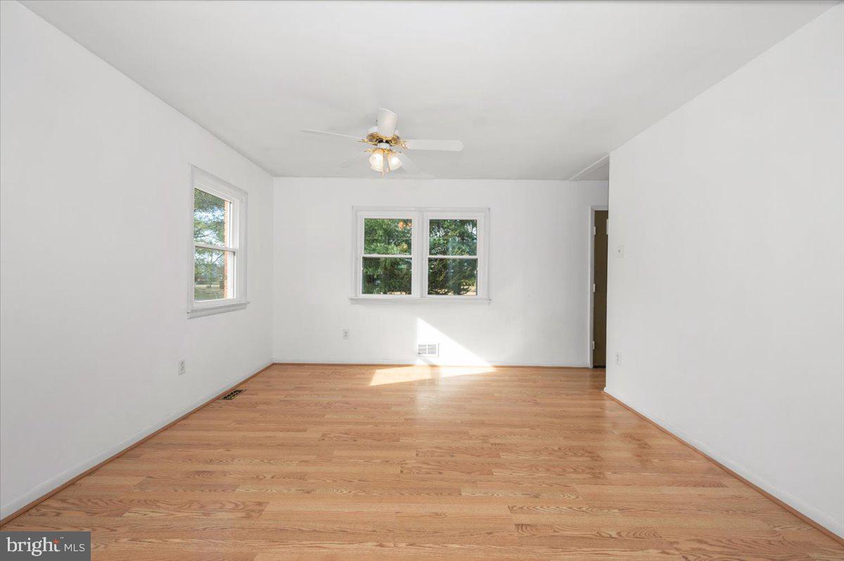 5209 Cochran Road Beltsville, MD 20705 - Photo 5 of 72