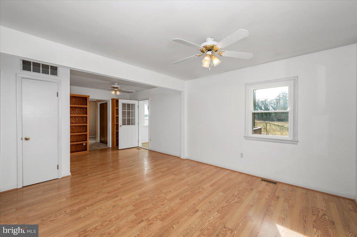 5209 Cochran Road Beltsville, MD 20705 - Photo 7 of 72