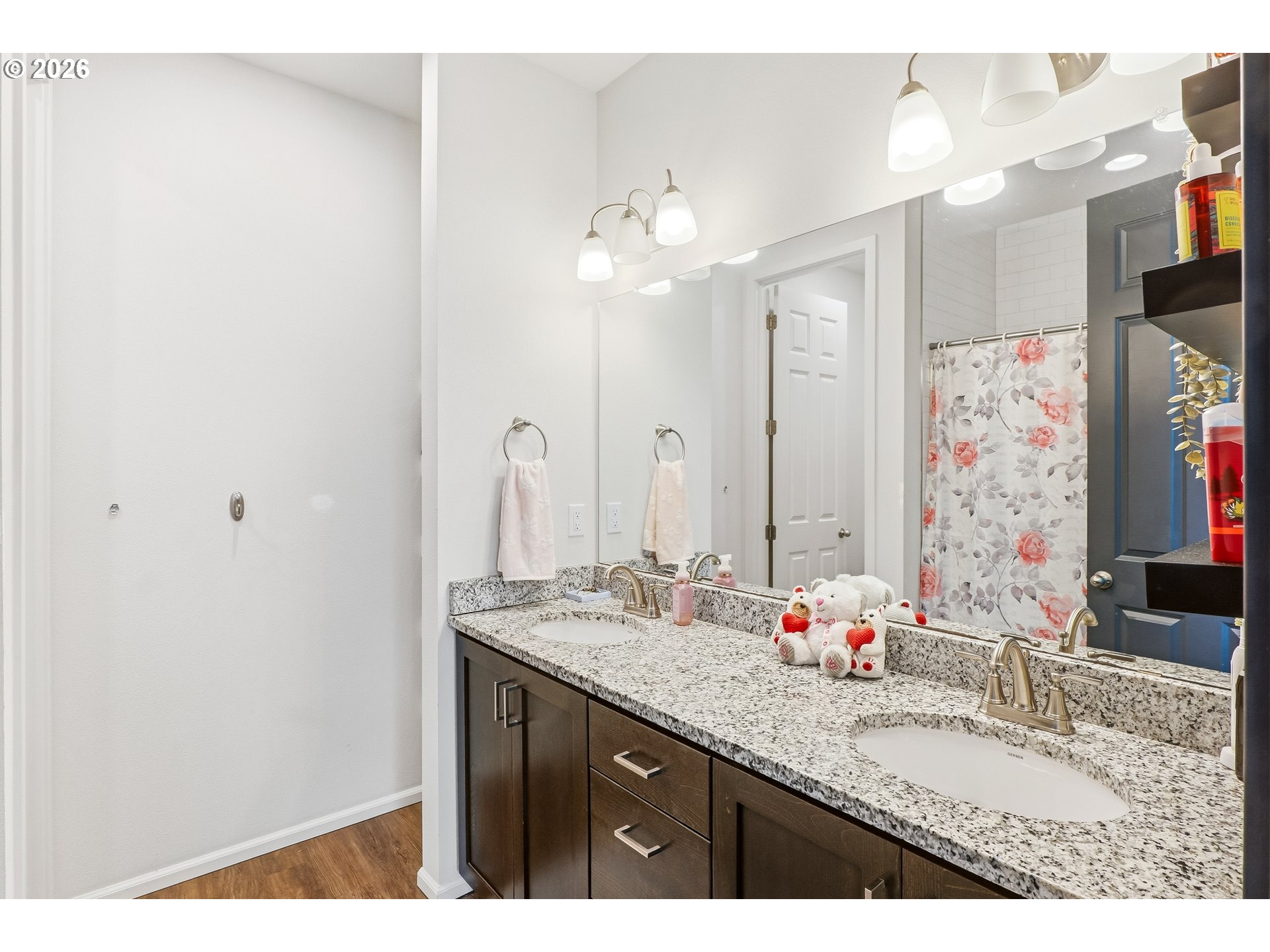 1566 North Spruce Street Canby, OR 97013 - Photo 13 of 24 Owner's Suite Bathroom