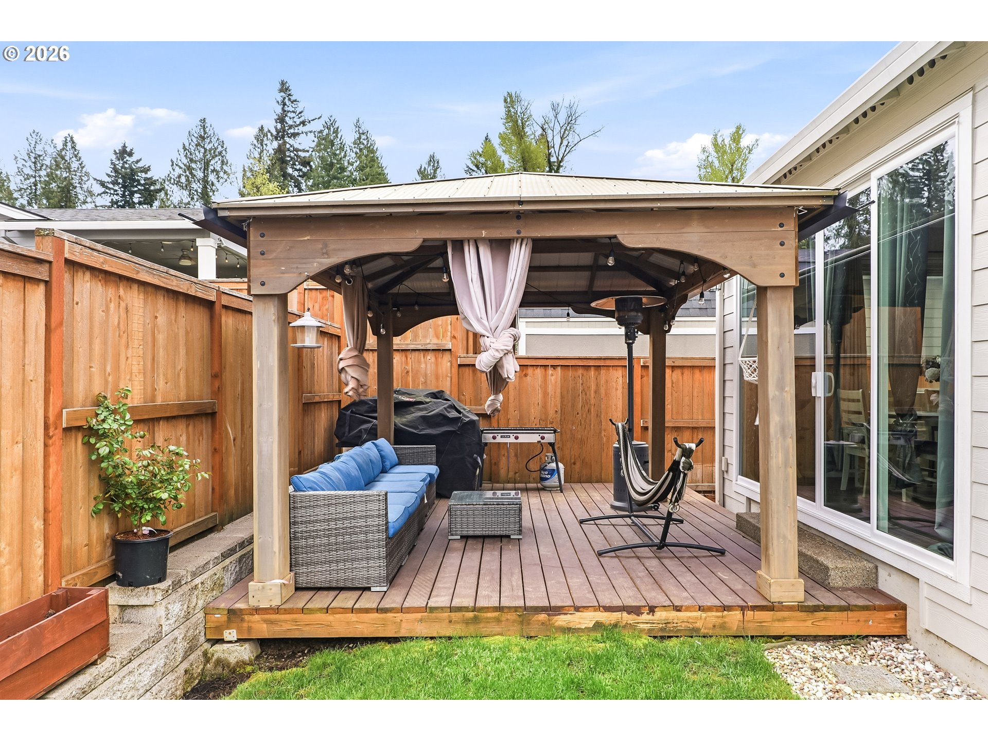 1566 North Spruce Street Canby, OR 97013 - Photo 19 of 24 Gazebo