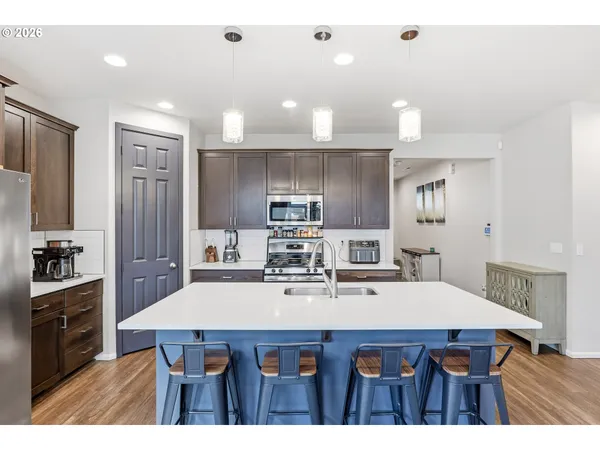 $569,900 | 1566 North Spruce Street, Canby, OR 97013