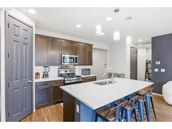 $569,900 | 1566 North Spruce Street, Canby, OR 97013